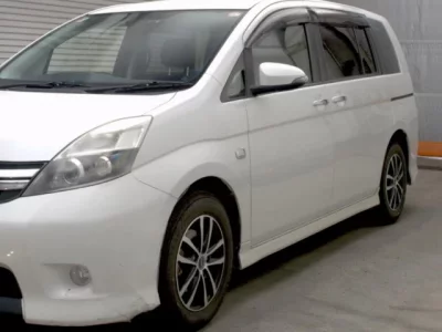 Toyota ISIS