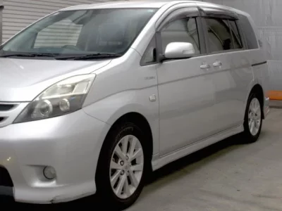 Toyota ISIS