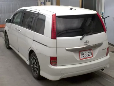 Toyota ISIS