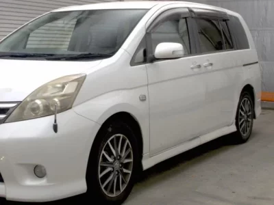 Toyota ISIS