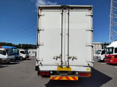 Isuzu GIGA