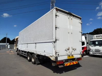 Isuzu GIGA