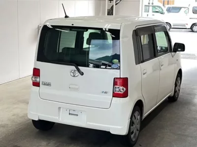 Toyota PIXIS SPACE