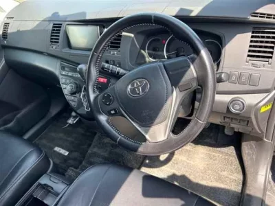 Toyota ISIS