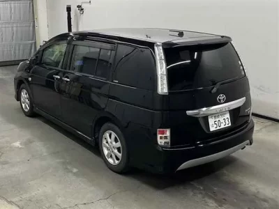 Toyota ISIS