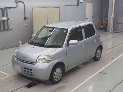 Daihatsu Esse