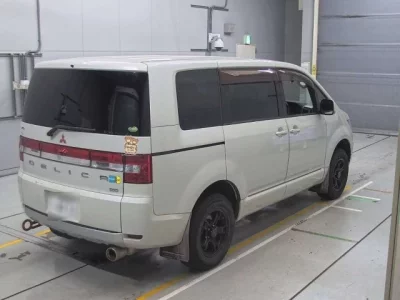 Mitsubishi DELICA D5