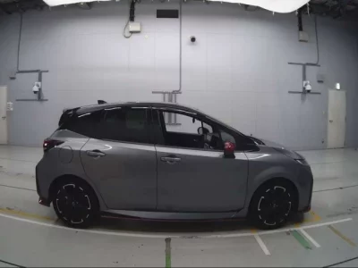 Nissan AURA