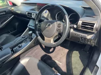 Lexus IS