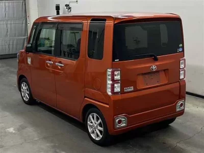 Toyota PIXIS MEGA