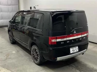Mitsubishi DELICA D5