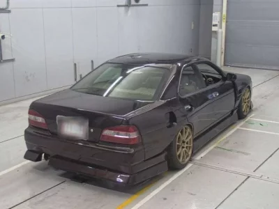 Nissan LAUREL