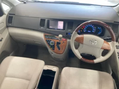 Toyota ISIS