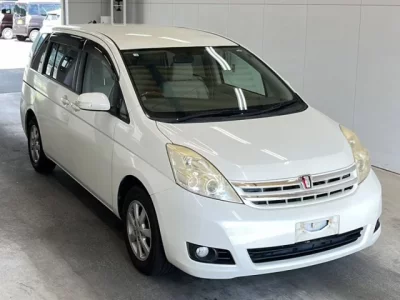 Toyota ISIS