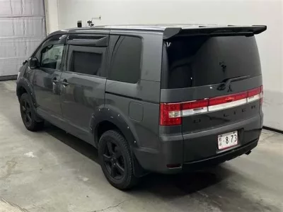 Mitsubishi DELICA D5