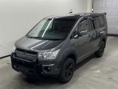 Mitsubishi DELICA D5
