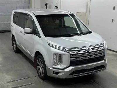 Mitsubishi DELICA D5