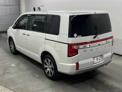Mitsubishi DELICA D5