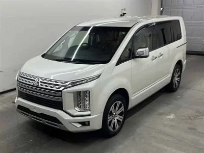 Mitsubishi DELICA D5
