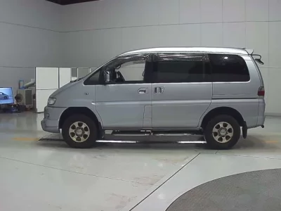 Mitsubishi DELICA