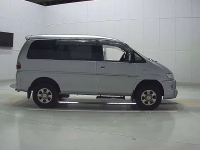 Mitsubishi DELICA