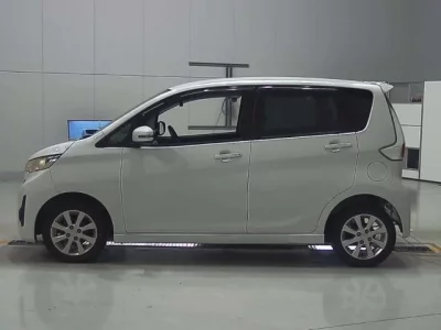 Mitsubishi EK CUSTOM