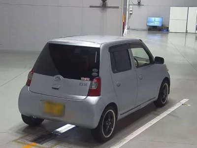 Daihatsu Esse