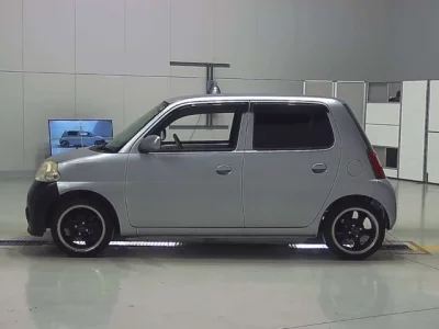 Daihatsu Esse