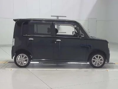 Toyota PIXIS SPACE