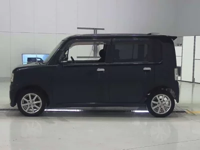 Toyota PIXIS SPACE