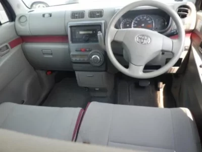 Toyota PIXIS SPACE