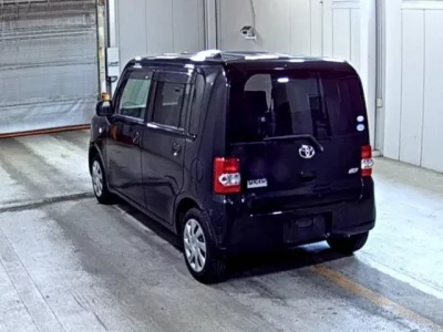 Toyota PIXIS SPACE