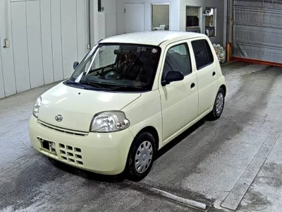 Daihatsu Esse