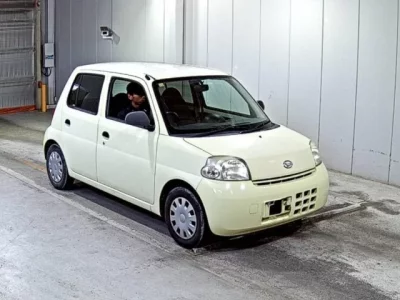 Daihatsu Esse