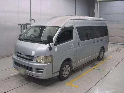 Toyota REGIUS ACE COMMUTER