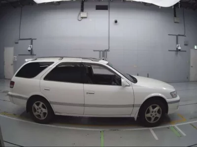 Toyota MARK2 QUALIS