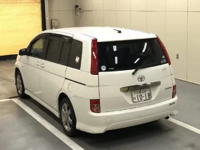 Toyota ISIS