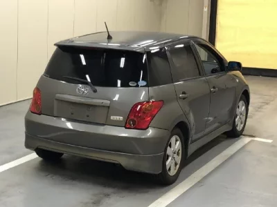 Toyota IST
