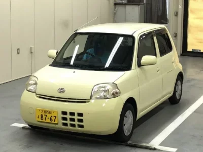 Daihatsu Esse