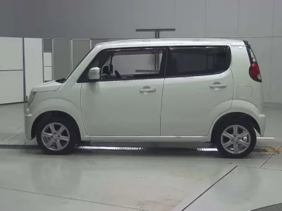 Suzuki MRWAGON