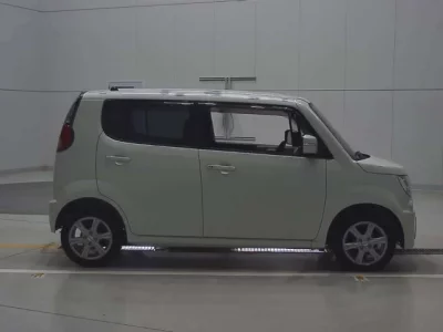 Suzuki MRWAGON