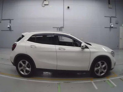 Mercedes-Benz GLA CLASS