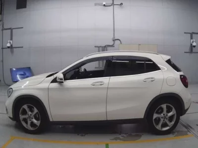 Mercedes-Benz GLA CLASS