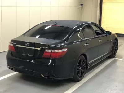 Lexus LS