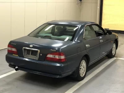 Nissan LAUREL
