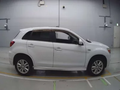 Mitsubishi RVR