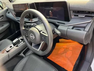 Nissan AURA