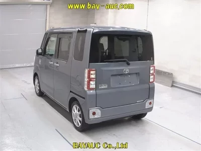 Toyota PIXIS MEGA