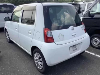 Daihatsu Esse