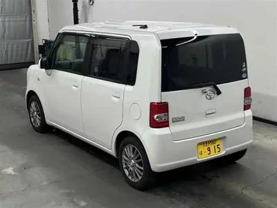 Toyota PIXIS SPACE